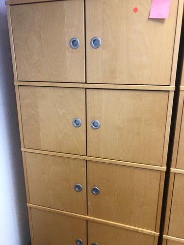 Regalschrank mit türen und - regalschrank,
