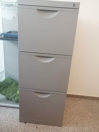 Aktenschrank aus metall - aktenschrank,